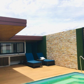 Pool Suite
